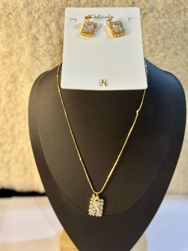 Ladies Necklace and Earring Set